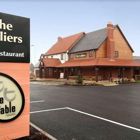 Premier Inn Rugeley Exteriör bild