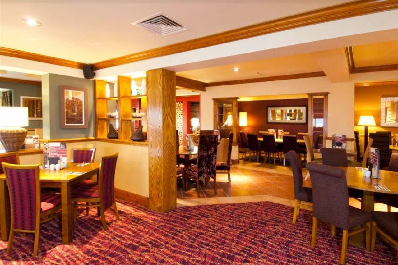 Premier Inn Rugeley Exteriör bild
