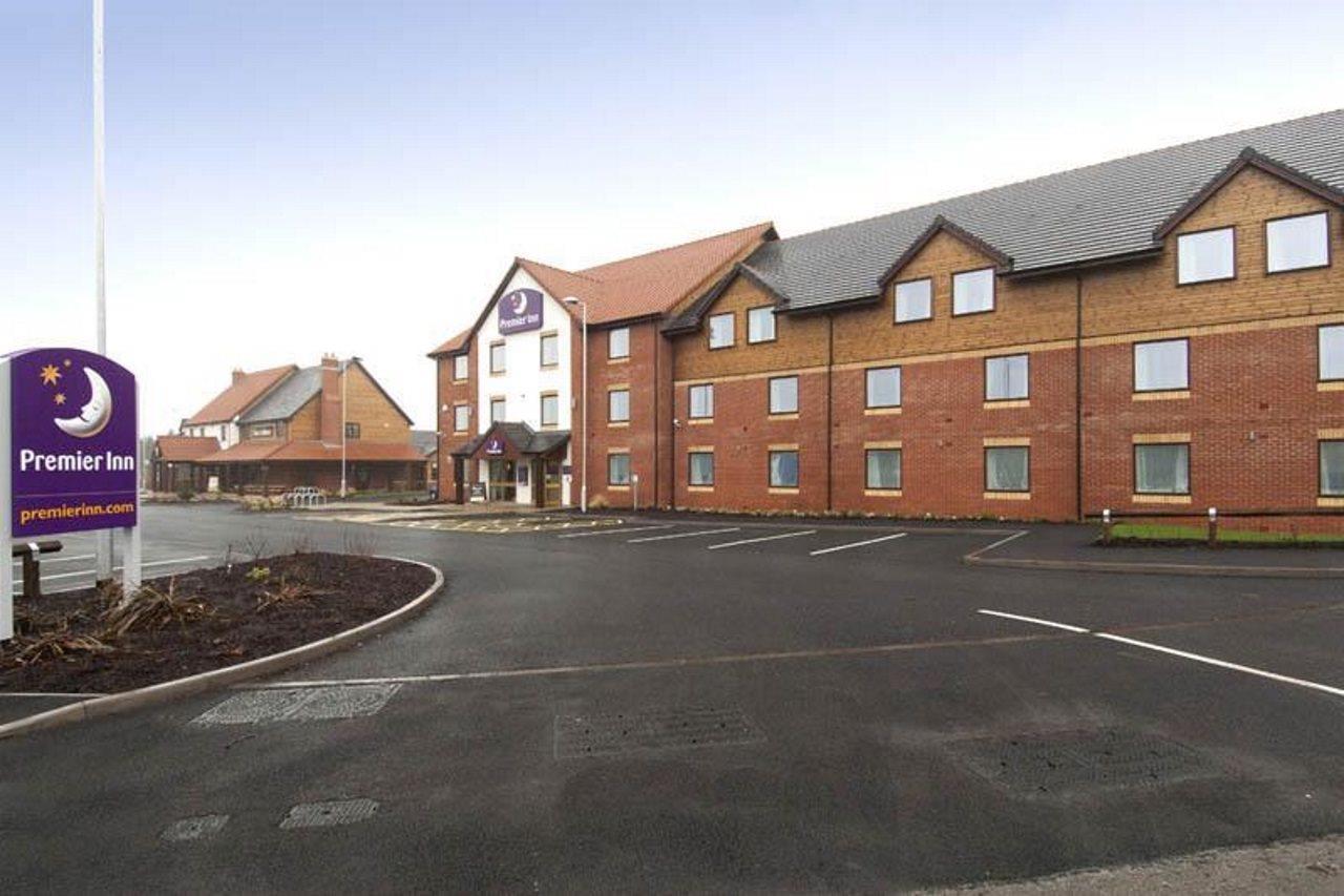 Premier Inn Rugeley Exteriör bild