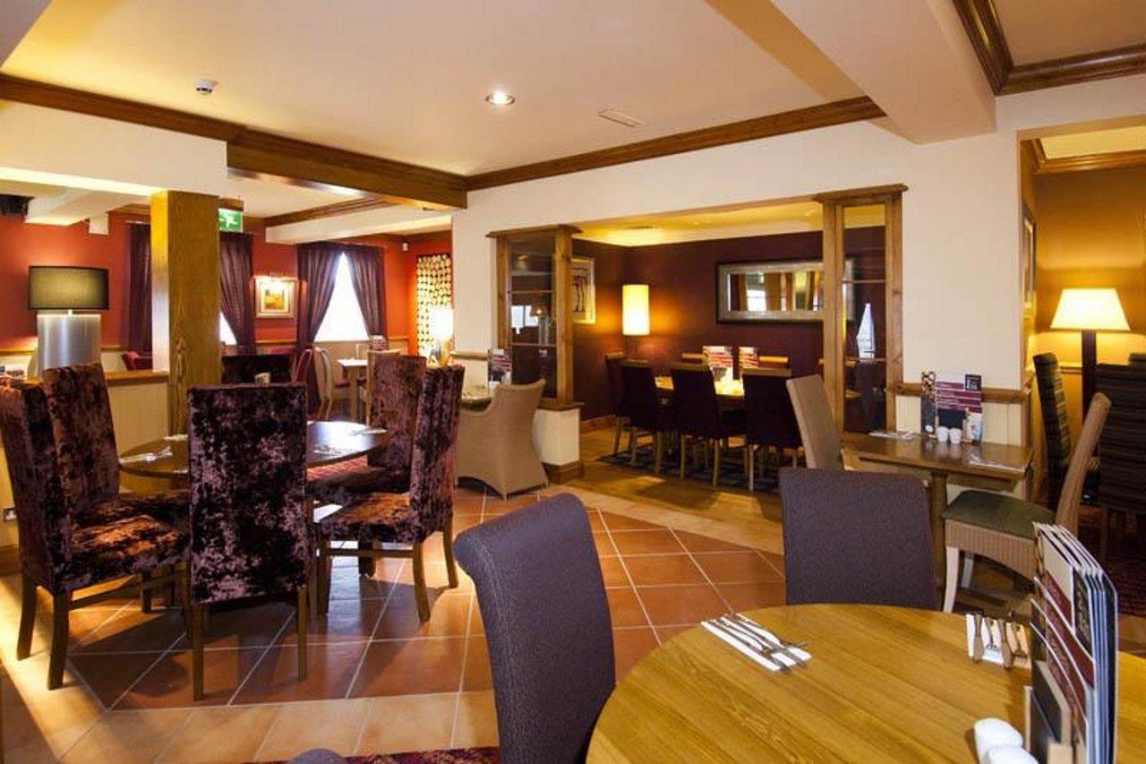 Premier Inn Rugeley Exteriör bild