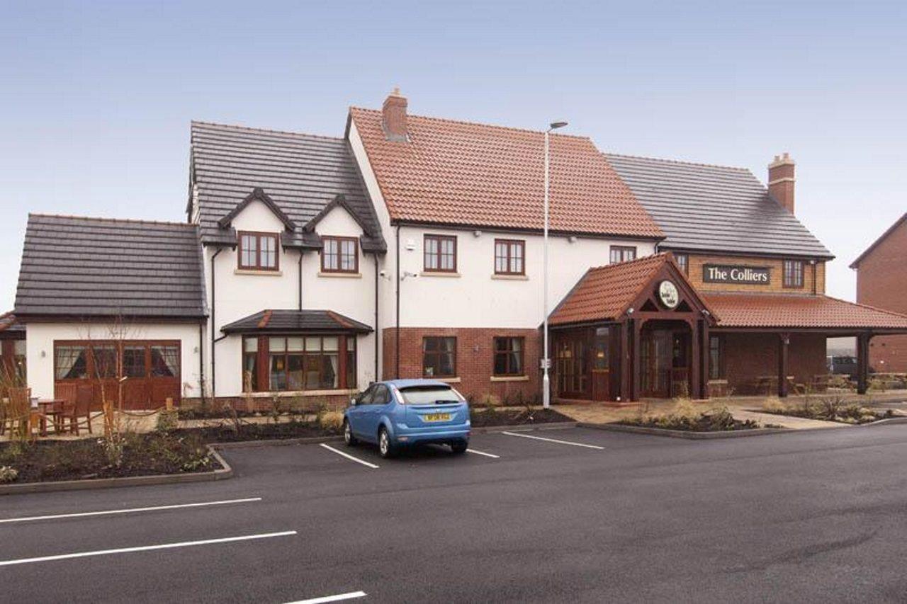 Premier Inn Rugeley Exteriör bild