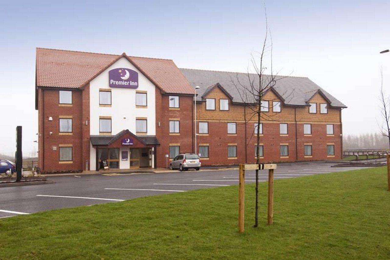 Premier Inn Rugeley Exteriör bild
