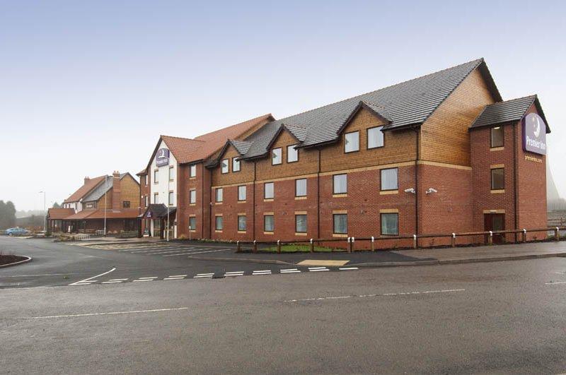 Premier Inn Rugeley Exteriör bild