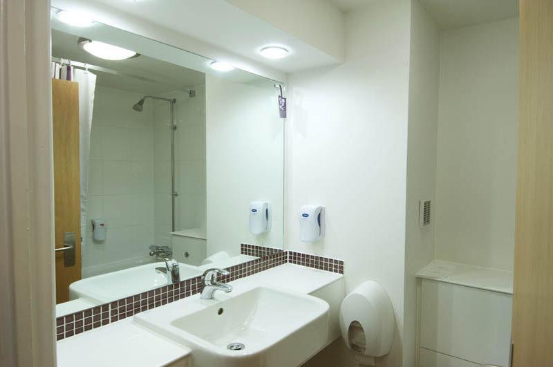 Premier Inn Rugeley Exteriör bild